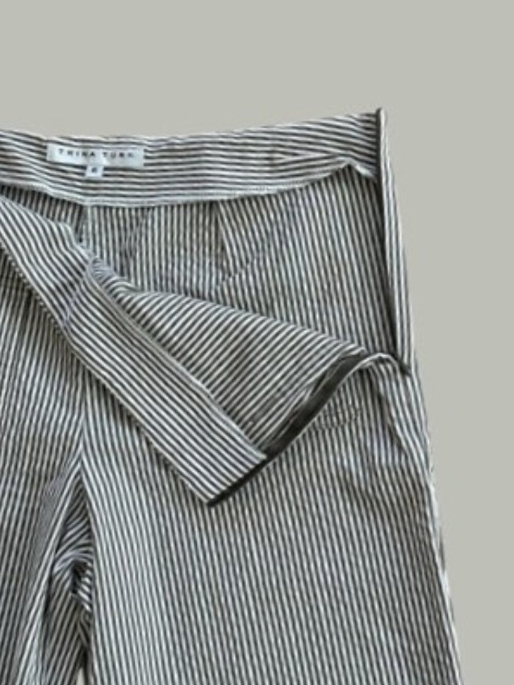 Trina Turk Olive Green and White Striped Wide Leg Cropped Pants - Size 6 - Picture 11 of 13